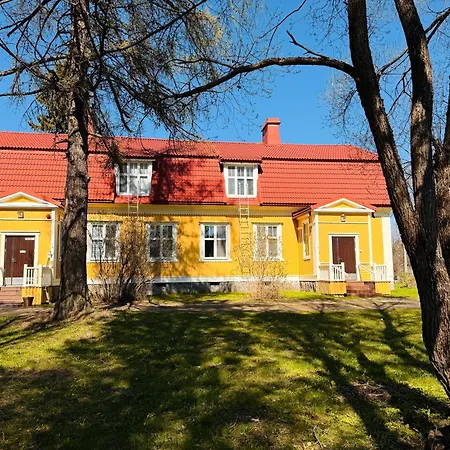 Inn Majatalo Maentaen Kuusela *